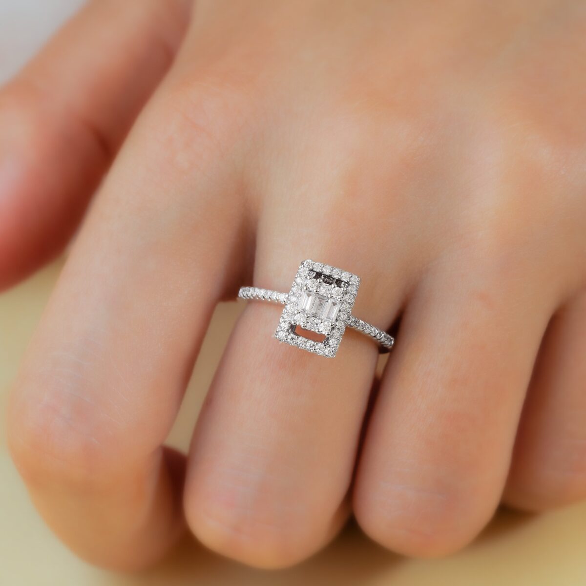 Effile Ring