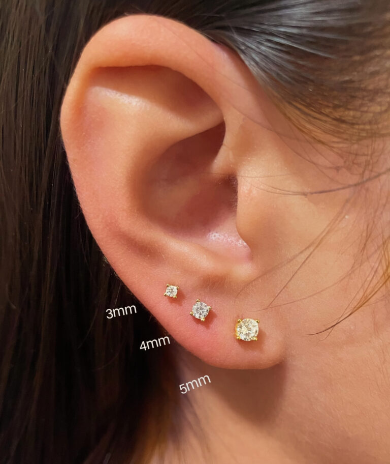 Classic Round Stud Earrings1