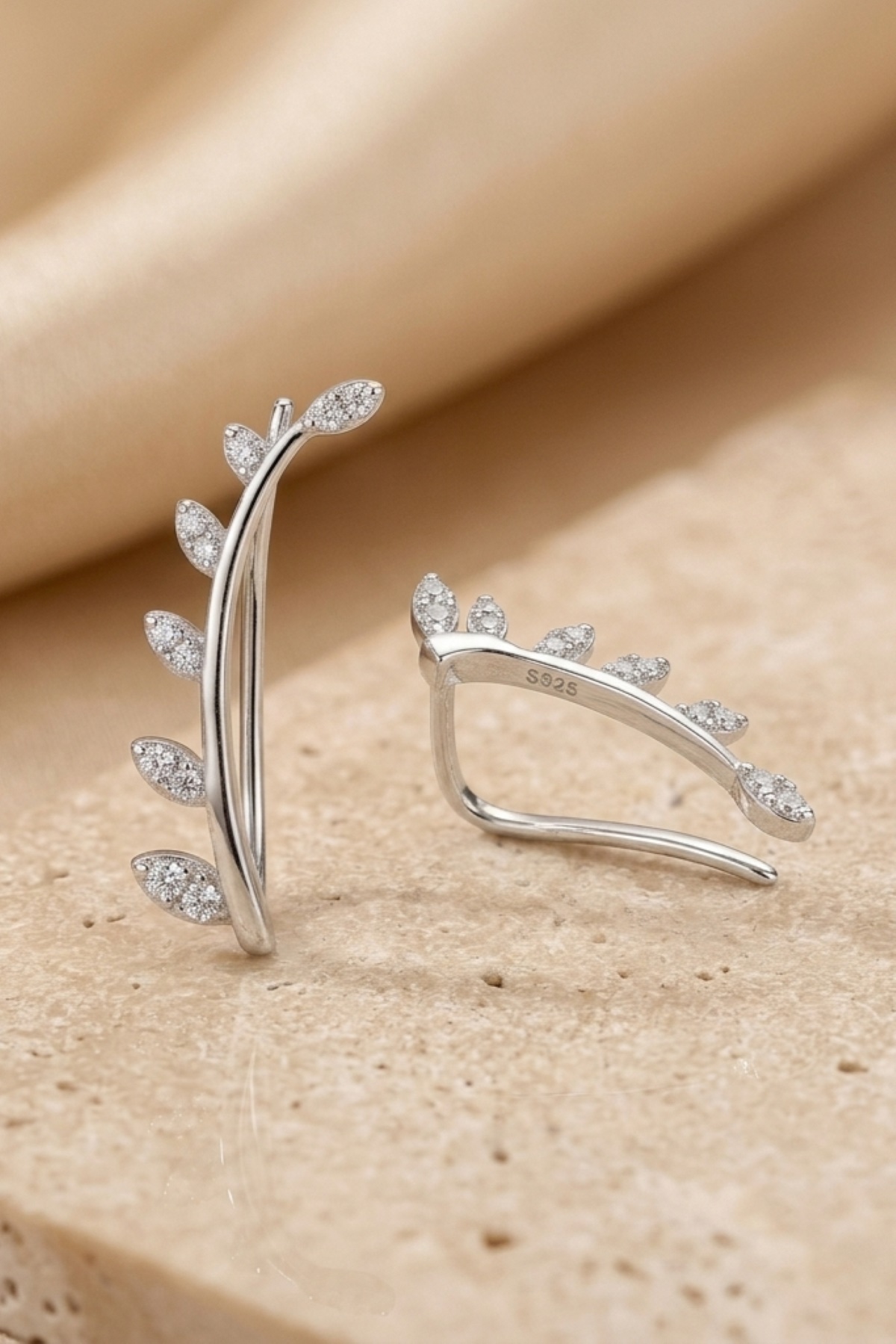 Halime earcuff..png4