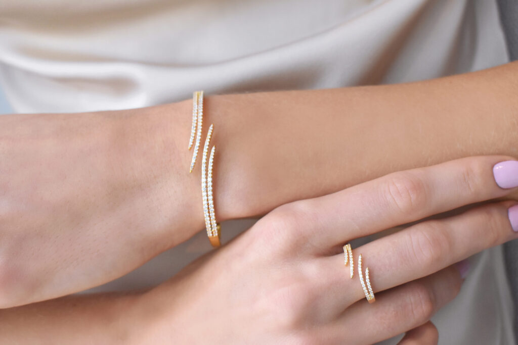 Macy Bracelet & Ring Set (Free Size) - Golden 