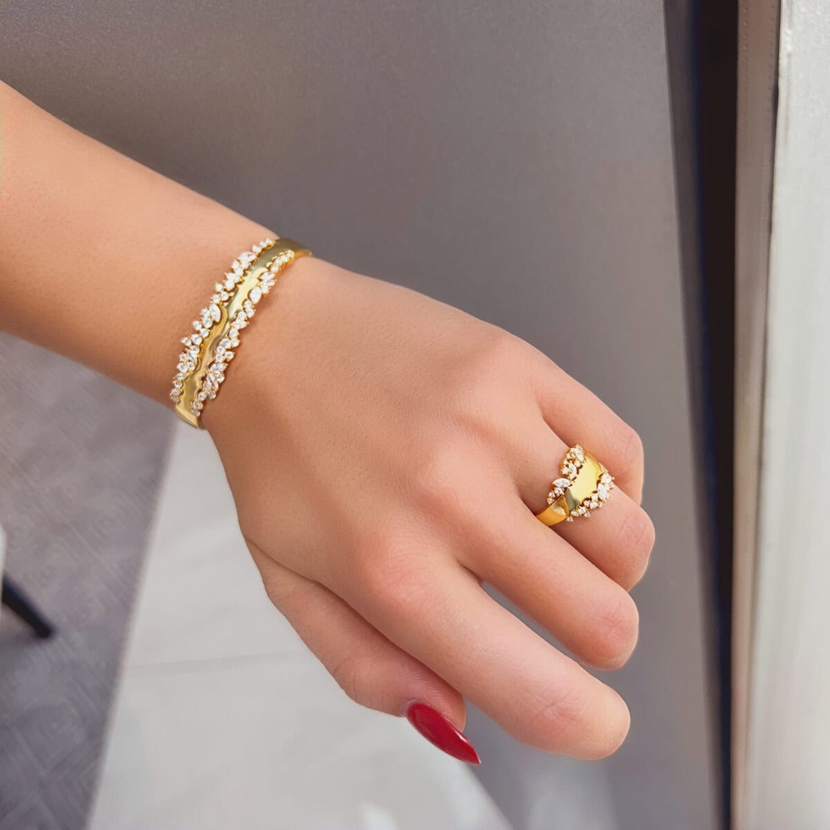 Mabel Bracelet & Ring (Free Size)