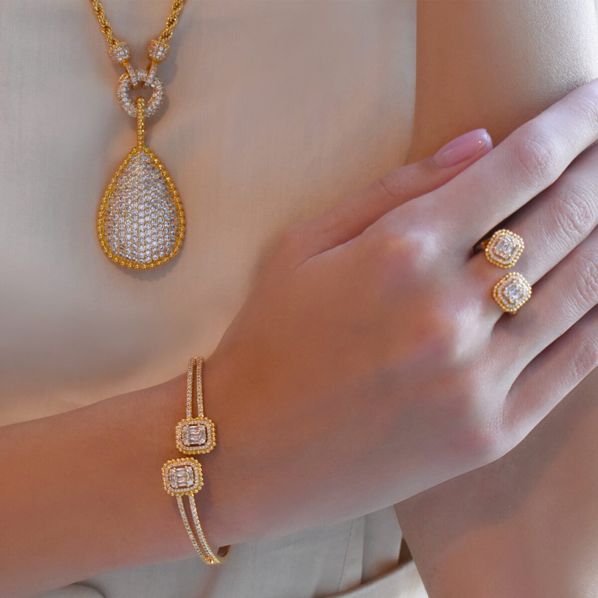 Lola Necklace and Earring Set - Image 4