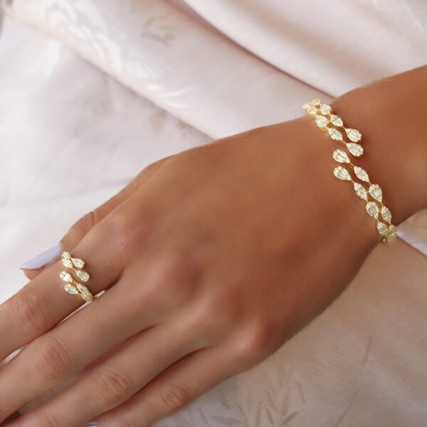 Aaliyah Bracelet And Ring (Free Size)