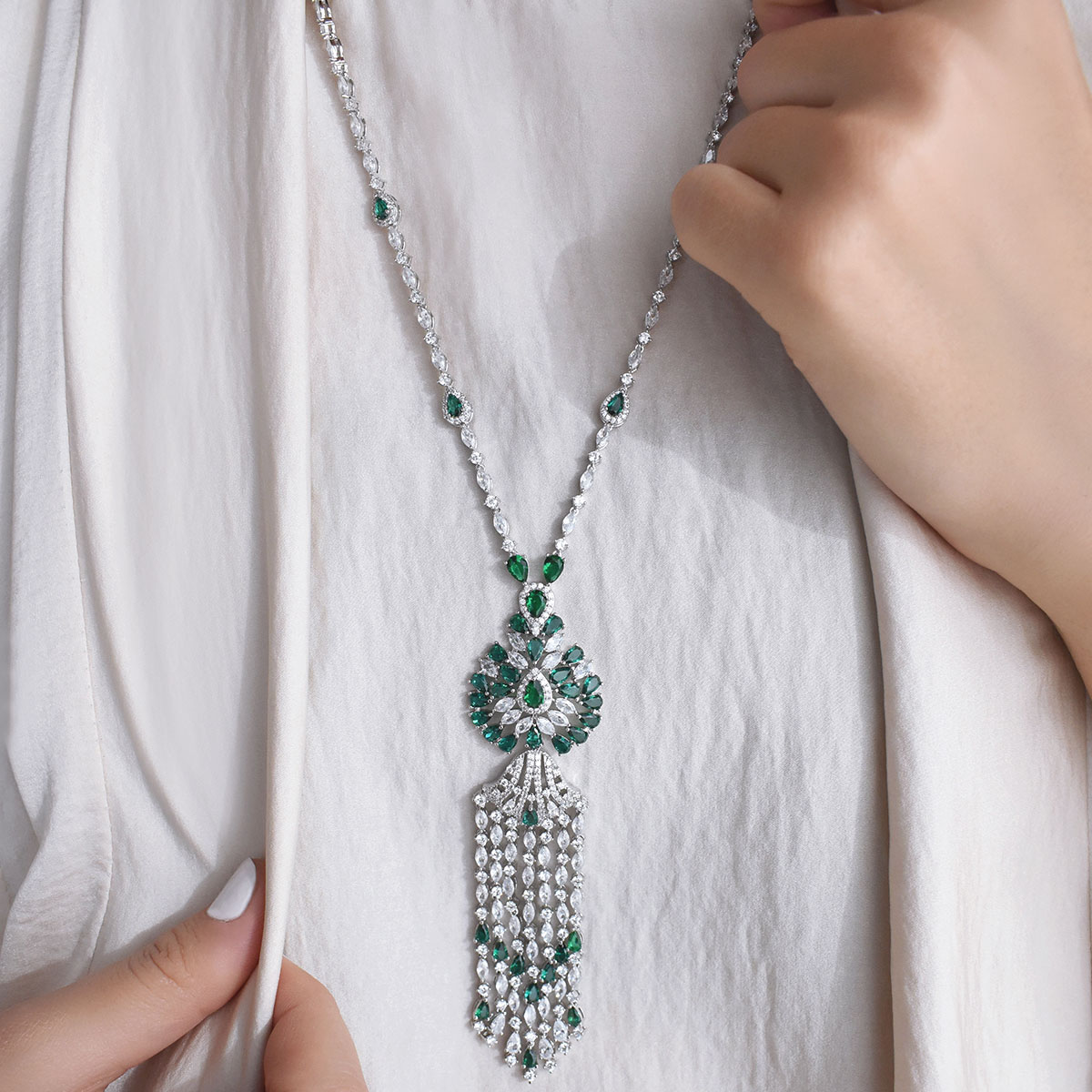 Yelena Necklace And Earring Set