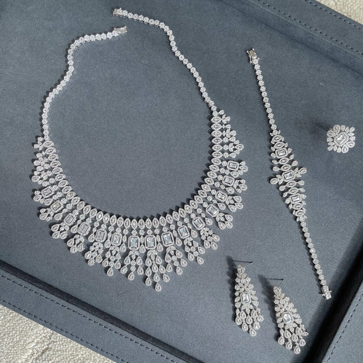 Lohoh Bridal Set - Image 3