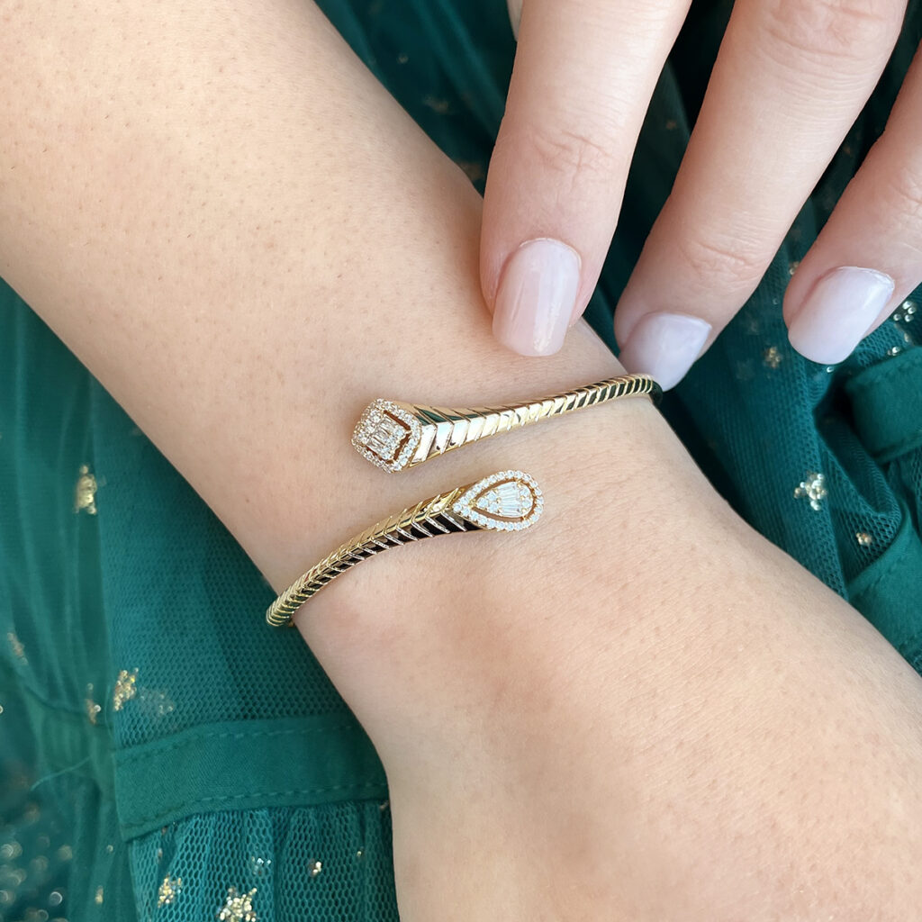Nissi Bracelet & Ring Set (Free Size) - Golden 