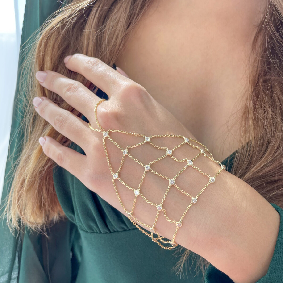 Quincy Hand Chain Bracelet