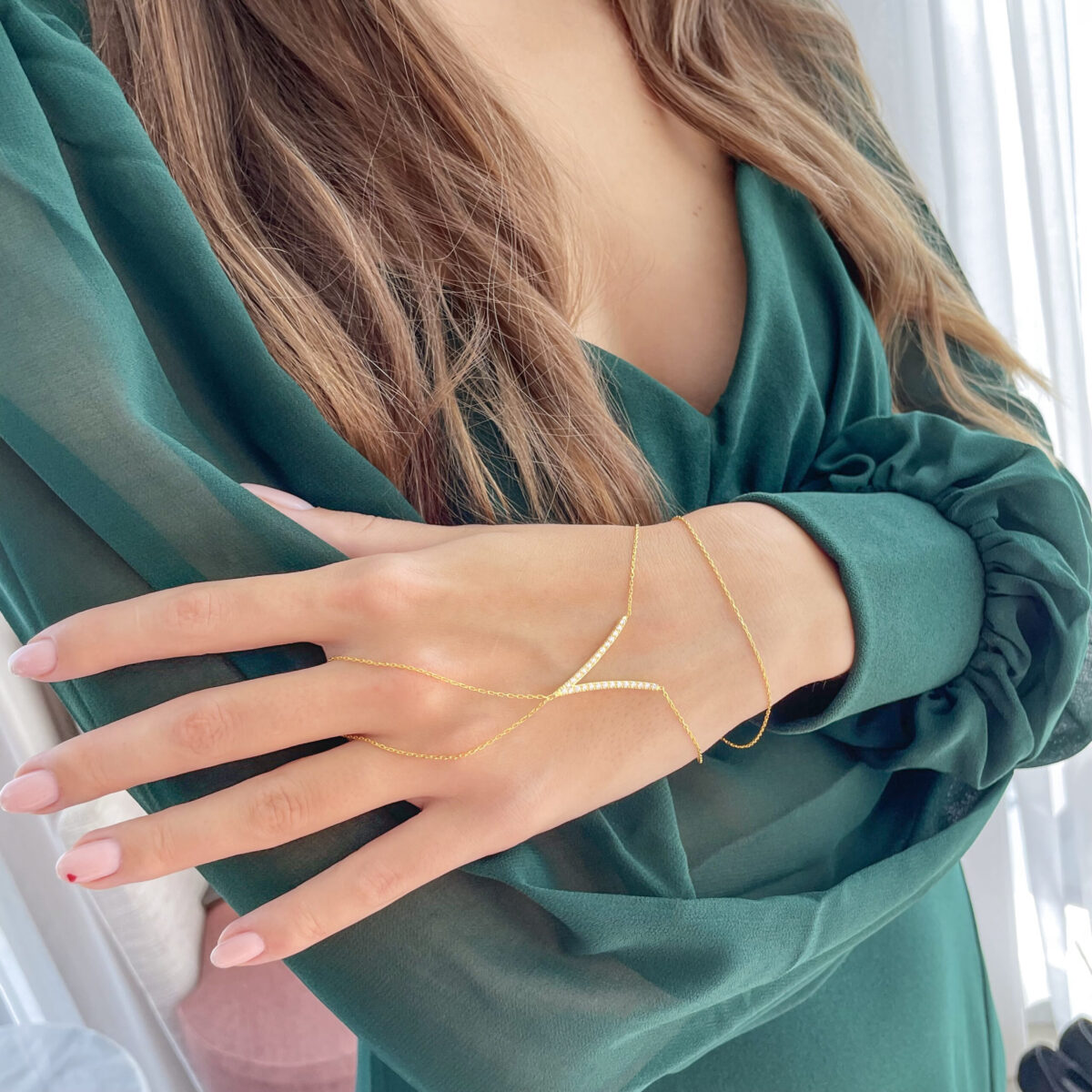 Nancy Hand Chain Bracelet