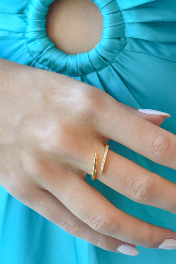 Glitzy Ring (Free Size) - Golden