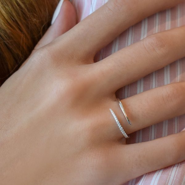 Glitzy Ring (Free Size)