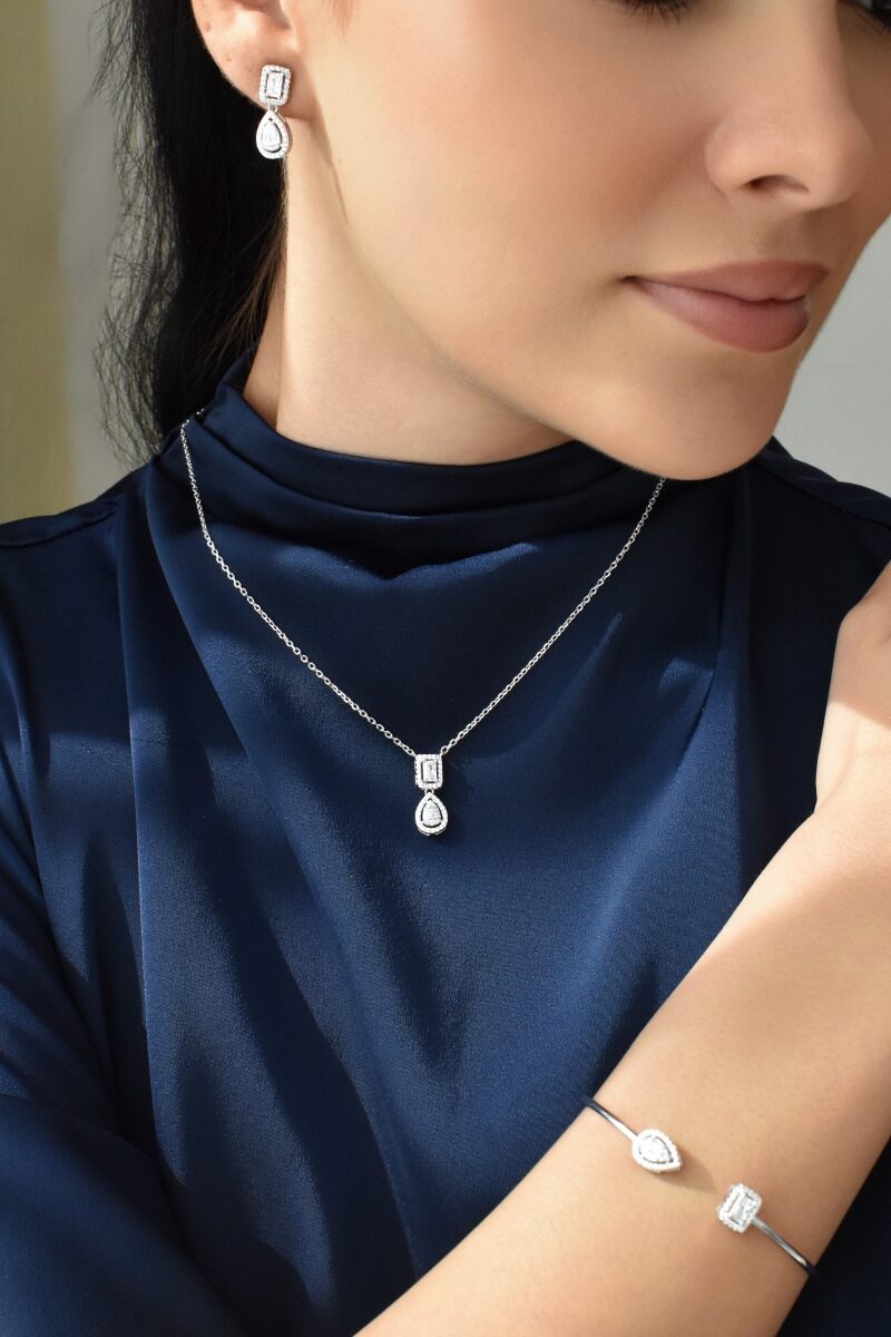 Rime Necklace And Earring Set