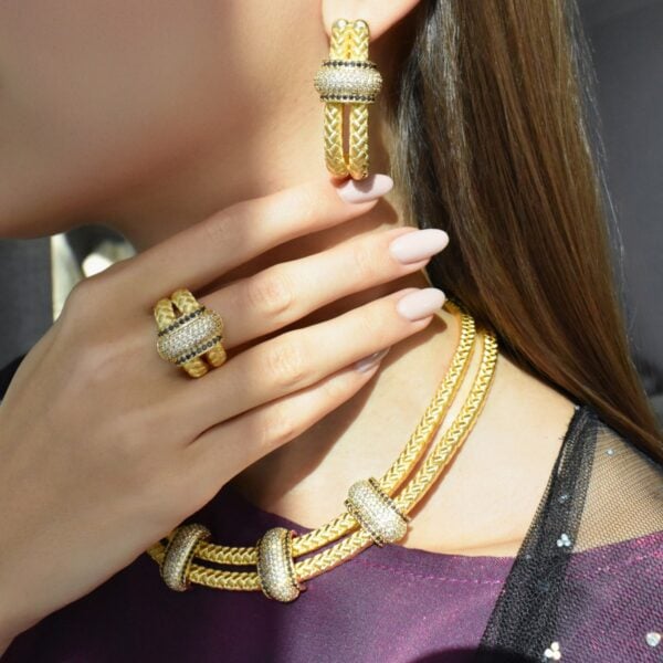 Lavish Full Set