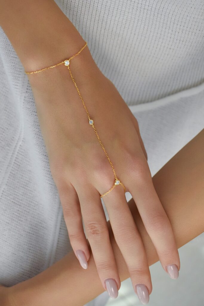Anita Hand Chain Bracelet 