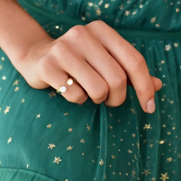 Camilia Ring (Free Size)