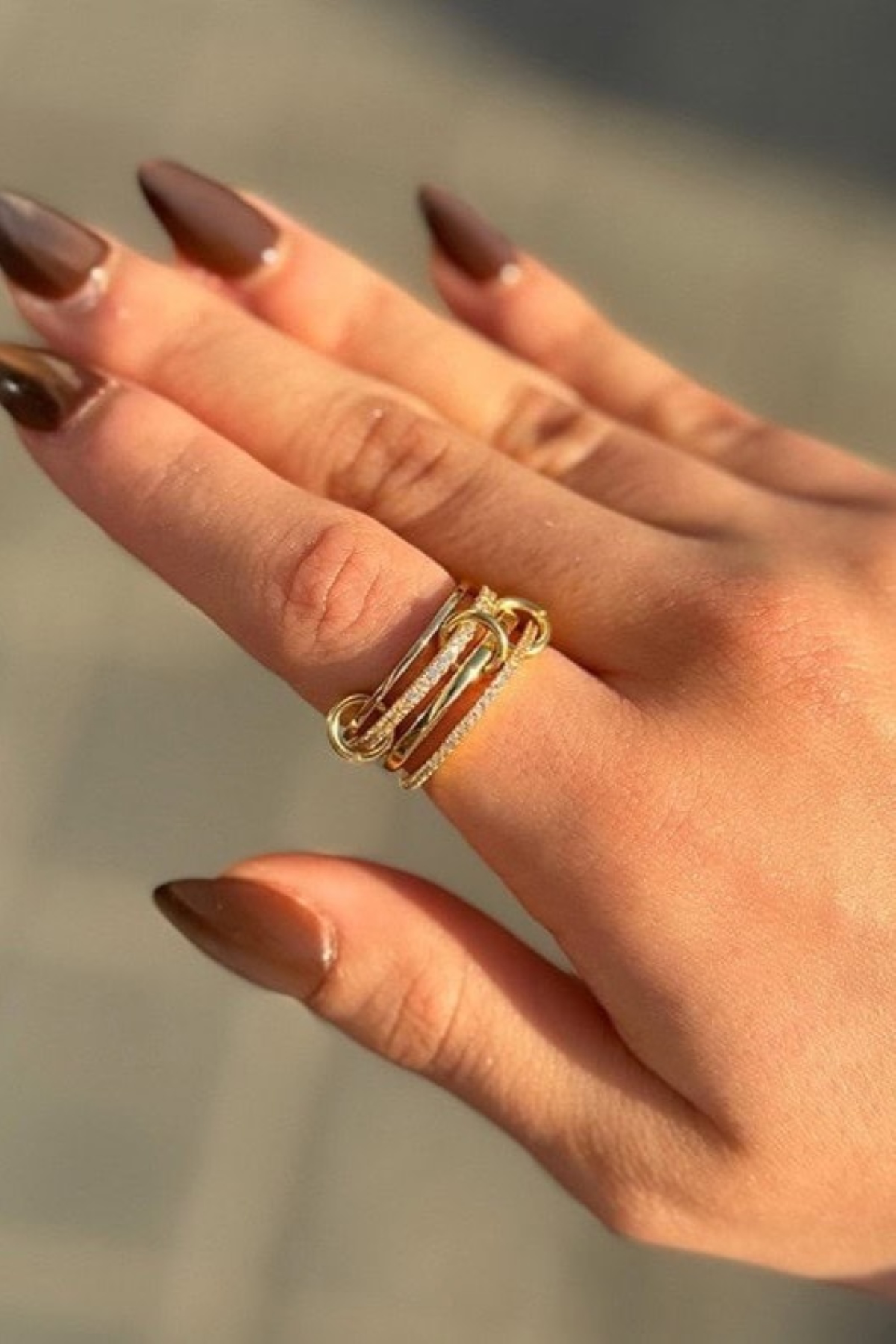 حلقة وصل ذهبية 1